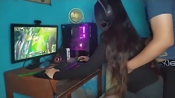 Jag Blir Fingrad Och Knullad Av Min Bror Under En League Of Legends-Match