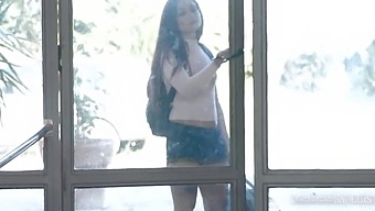 Brunett Skönhet Jade Presley Sväljer Stor Svart Kuk I Interracial Action