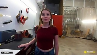 Amateur Teen With Big Boobs Gets Paid For Roadside Sex With Mechanic