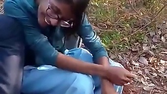 Guru India Swathi Melakukan Aktivitas Seksual Dengan Murid-Muridnya Sebagai Imbalan Uang Di Hutan