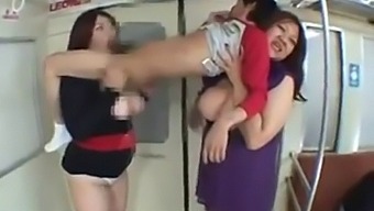 Wanita Asia Cantik Dengan Payudara Besar Dijahili Dengan Keras