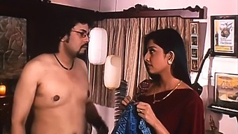 Sensuell Indisk Webbserie Med Heta Och Sexiga Tonåringar