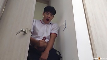 Amateur Stepson Gets A Big Dick Blowjob From His Stepmother In Hd Video