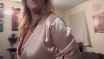 Pappas Tjej Har En Speciell Önskan Till Sin Styvmorsa (Anpassad Beställning)